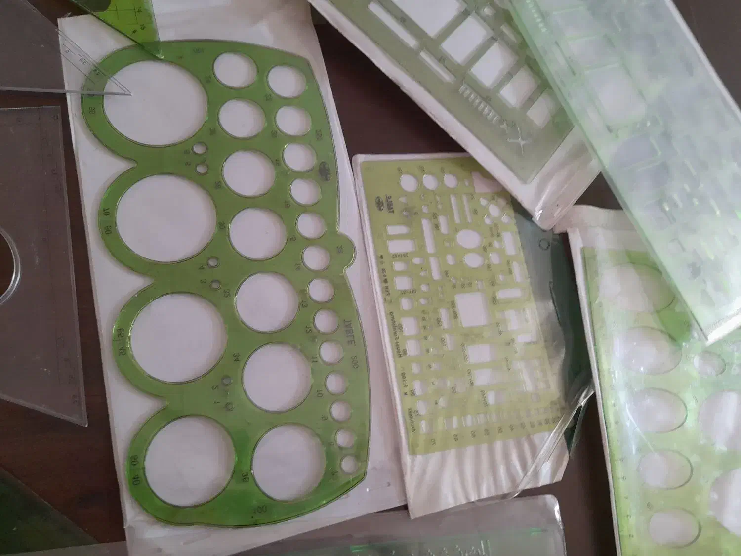 پرگار و اتود و شابلون معماری|لوازم التحریر|پرند, فاز ۰|دیوار