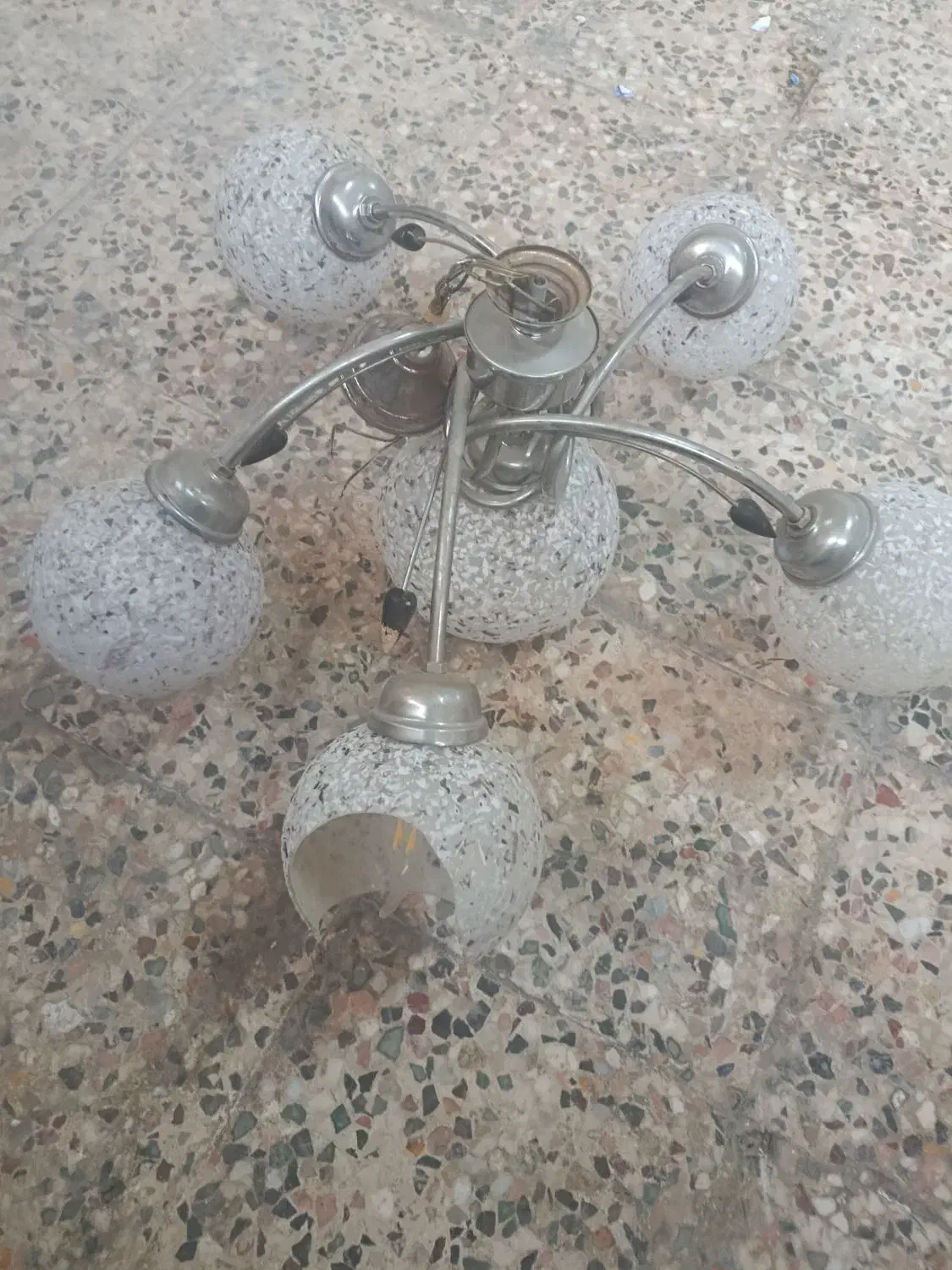 لوستر همراه با چراغ|لوستر و چراغ آویز|بندر امام خمینی, |دیوار