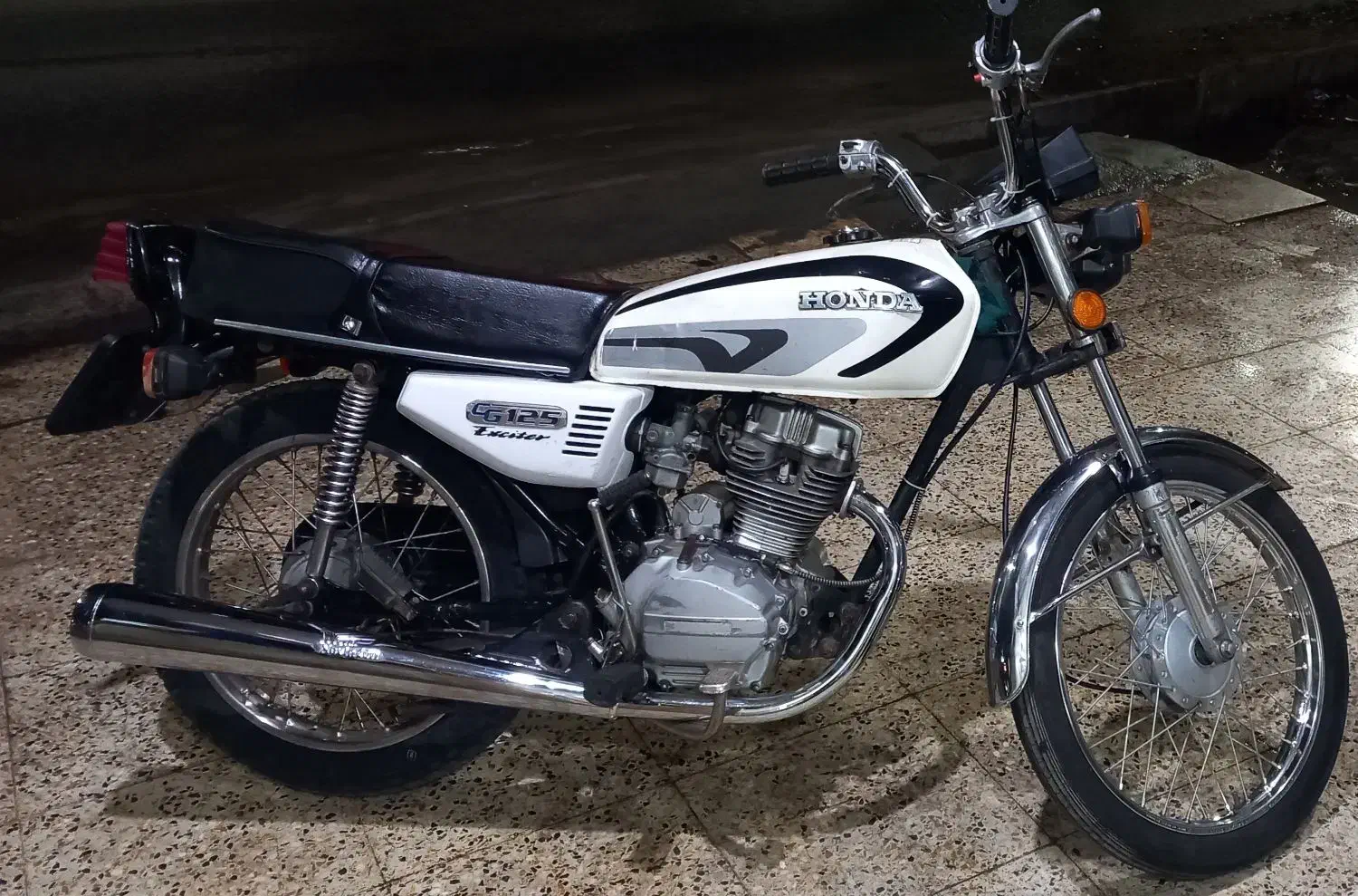 موتورسیکیلت هندا۱۲۵استارتی پارکینگی|موتورسیکلت|لشت نشا, |دیوار