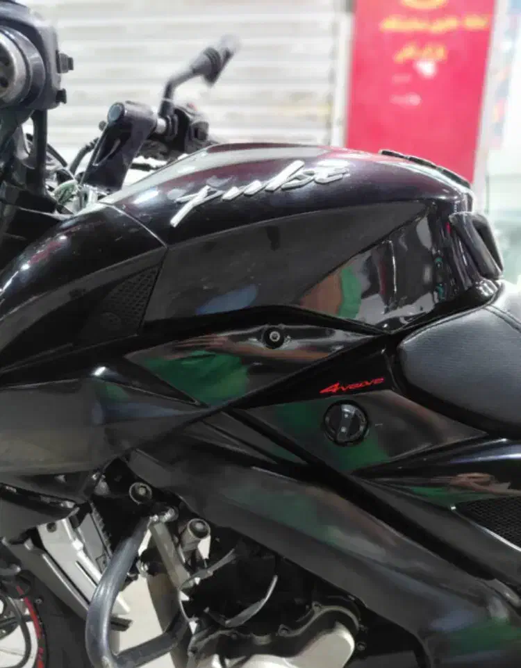 ان اس بسیار تمیز رنگ خاص(۱۰ میلیون لوازم جانبی)|موتورسیکلت|تهران, ستارخان|دیوار