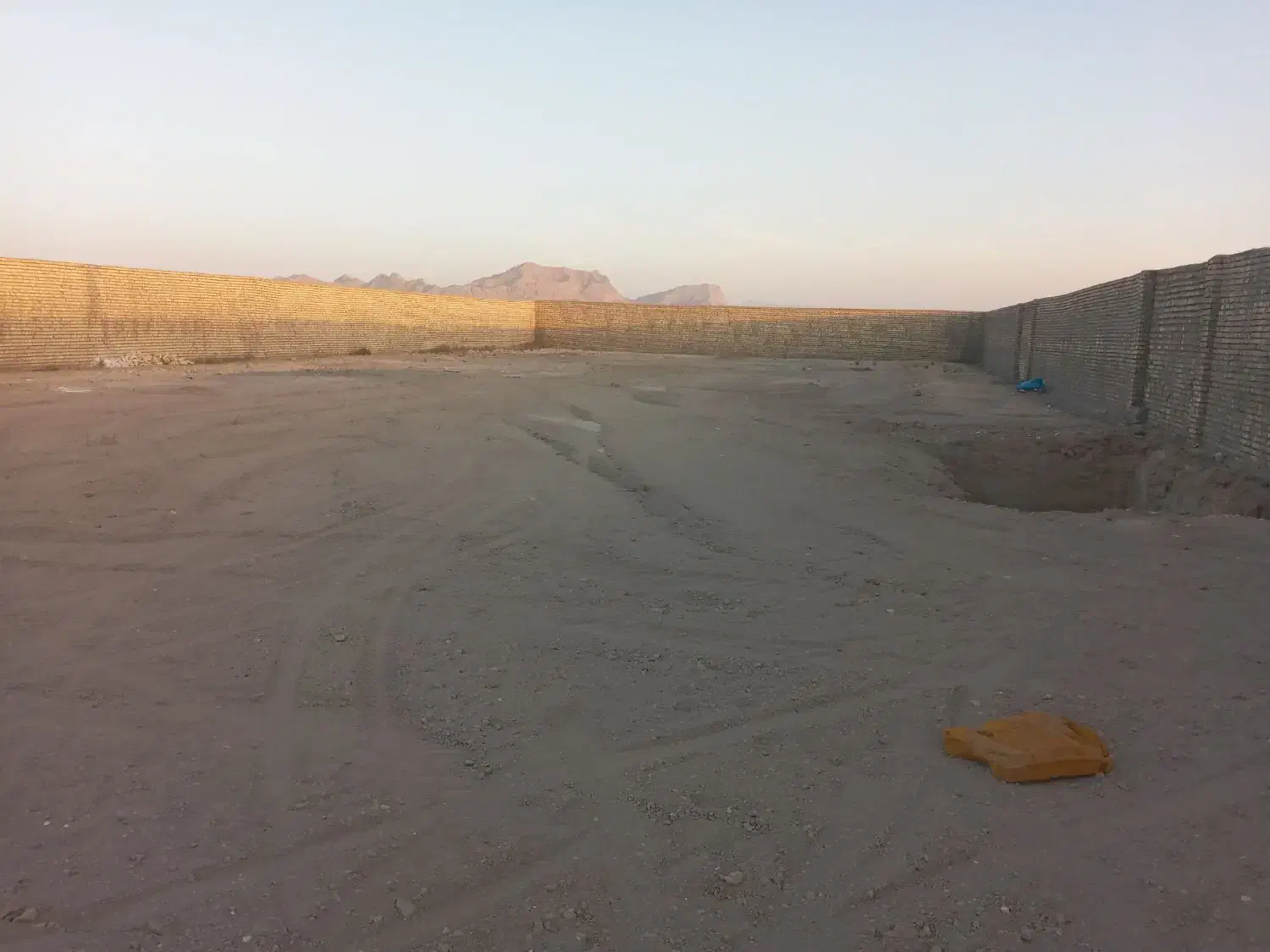 چهار دیواری ۲۸۰۰ متر، نزدیک ششراه خ قهجاورستان|اجارهٔ دفتر صنعتی، کشاورزی، تجاری|اصفهان, قهجاورستان|دیوار