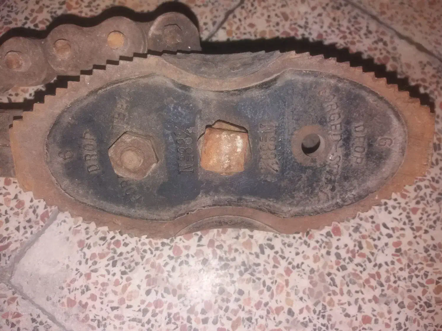 آچارزنجیری ۶اینچ دسته دیلمی|ابزارآلات|نسیمشهر, |دیوار