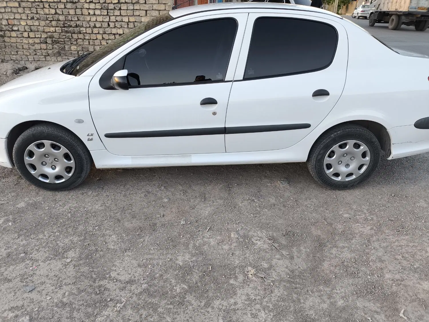 v8 206 SD|خودرو سواری و وانت|خمینیشهر, |دیوار