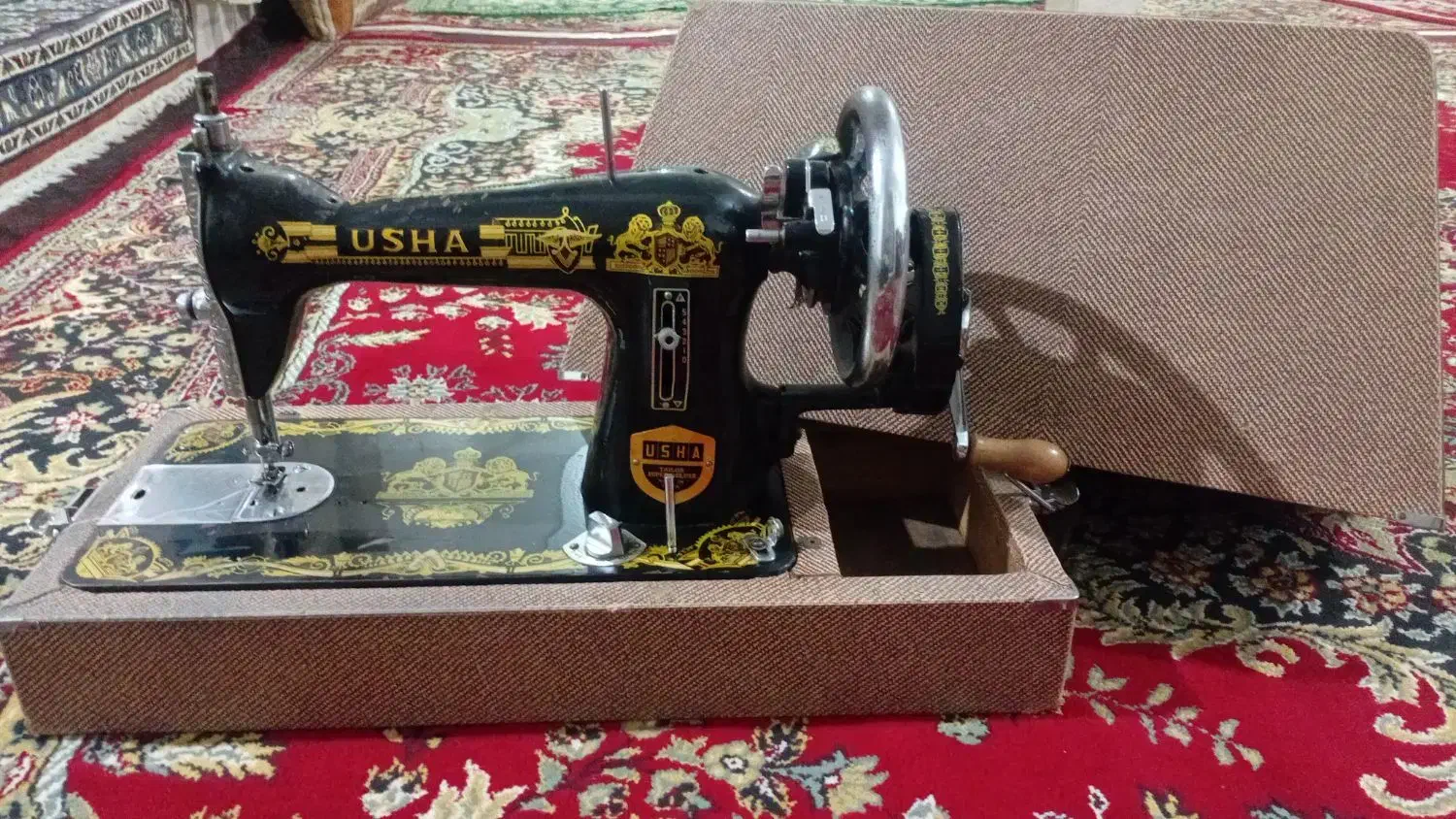 چرخ خیاطی|چرخ خیاطی و ریسندگی|شال, |دیوار