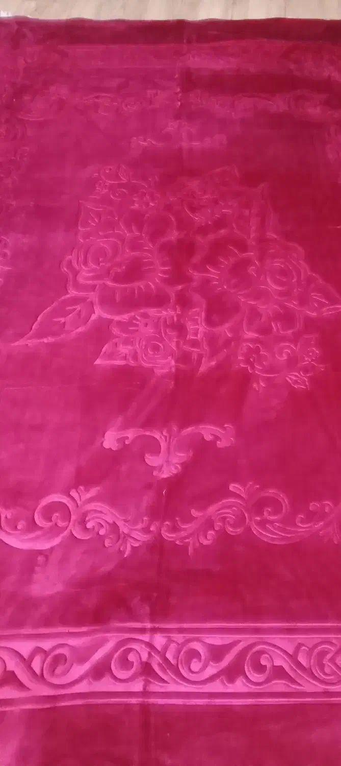 پتو زمستانه تک رنگ گل برجسته زنبق الوان|عمدهفروشی|ساری, |دیوار