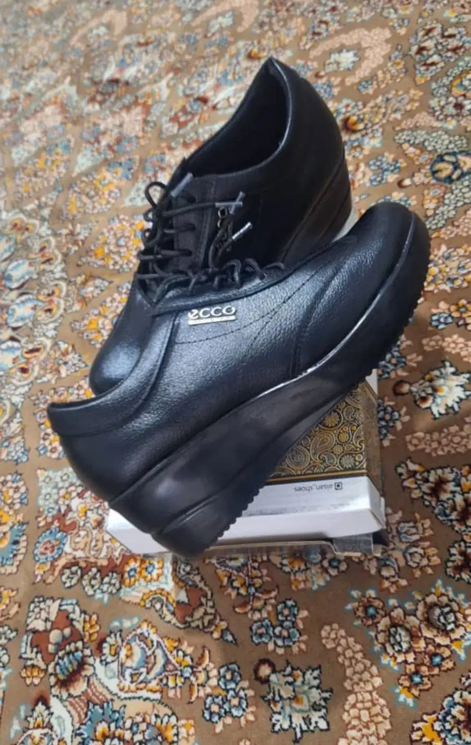 برام بزرگه|کیف، کفش، کمربند|هشتگرد, شهرک پارسیان|دیوار