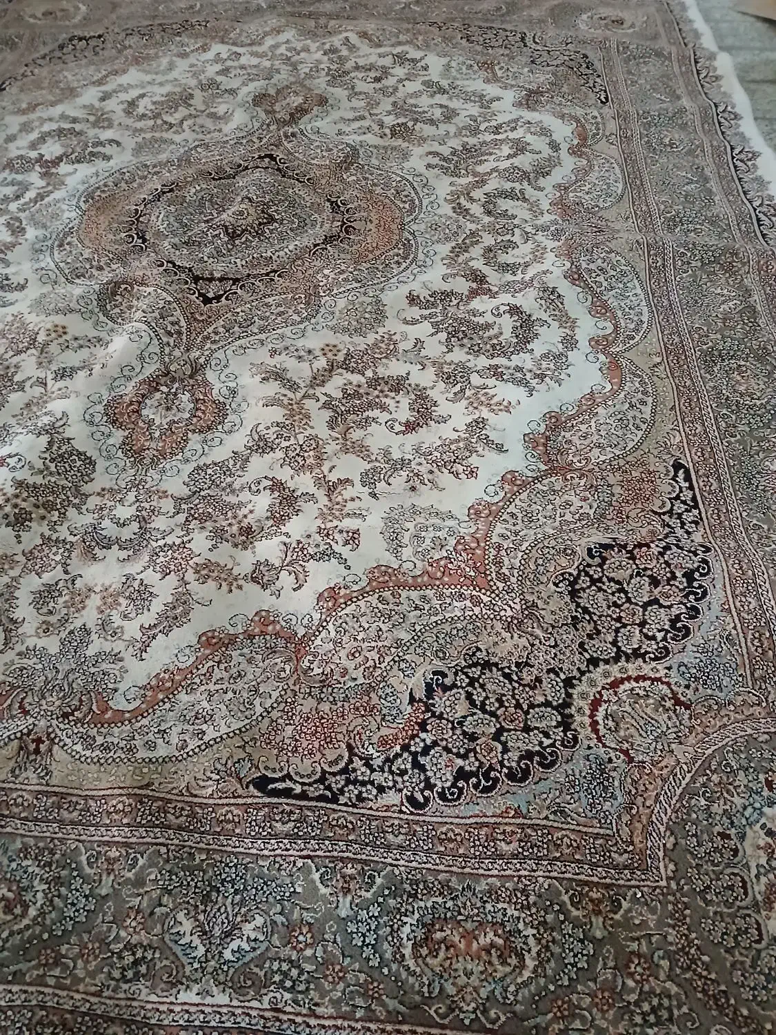 قالی ۱۲ متری و۶متری تمیز بدون پارگی وزدگی|فرش|گرگان, |دیوار