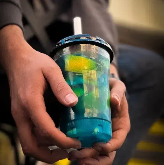 اسختدام فوری باریستا و کارآموز|استخدام خدمات فروشگاه و رستوران|شاهینشهر, خانه کارگر|دیوار