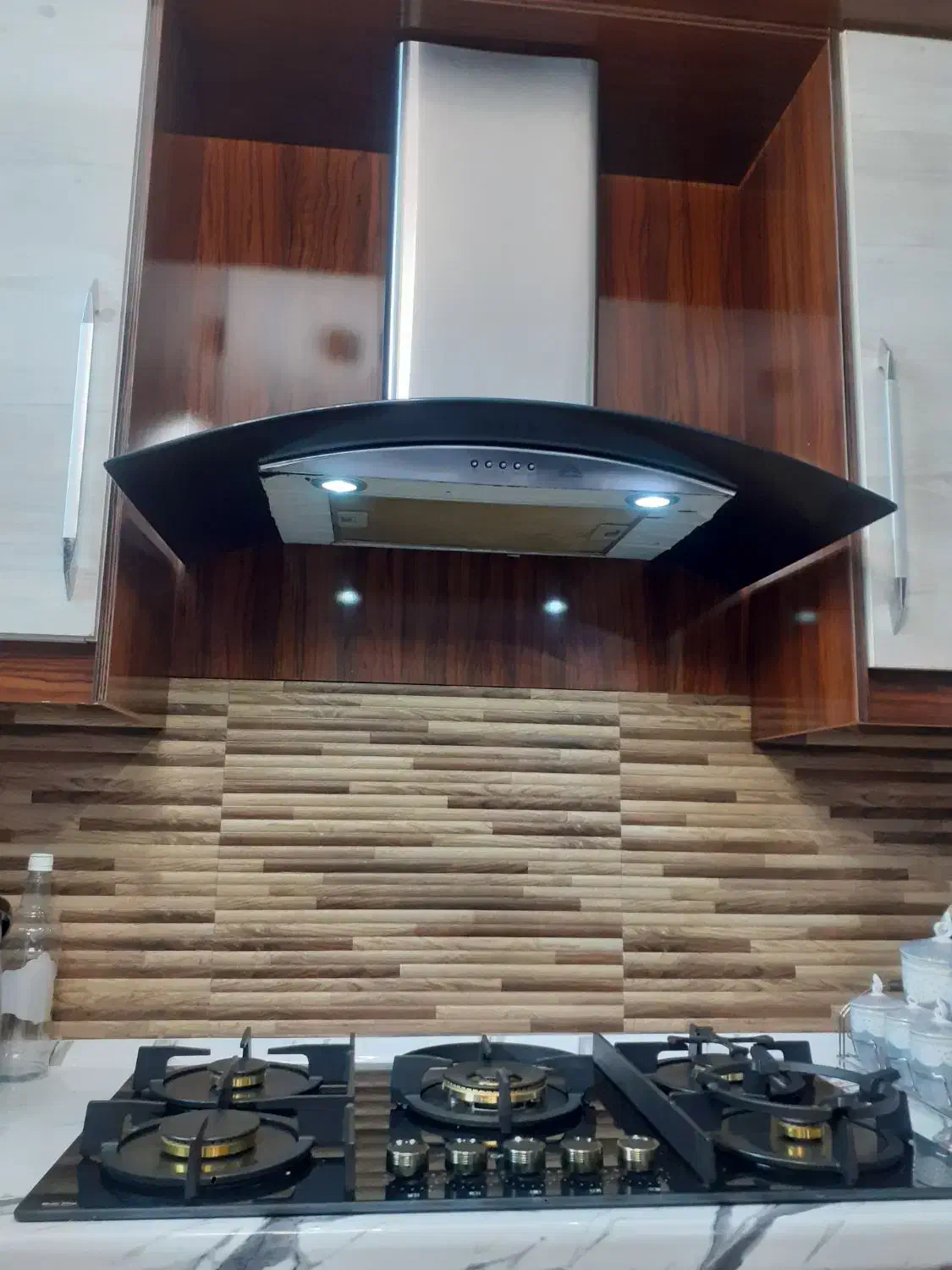 هود|هود|اصفهان, رسالت|دیوار