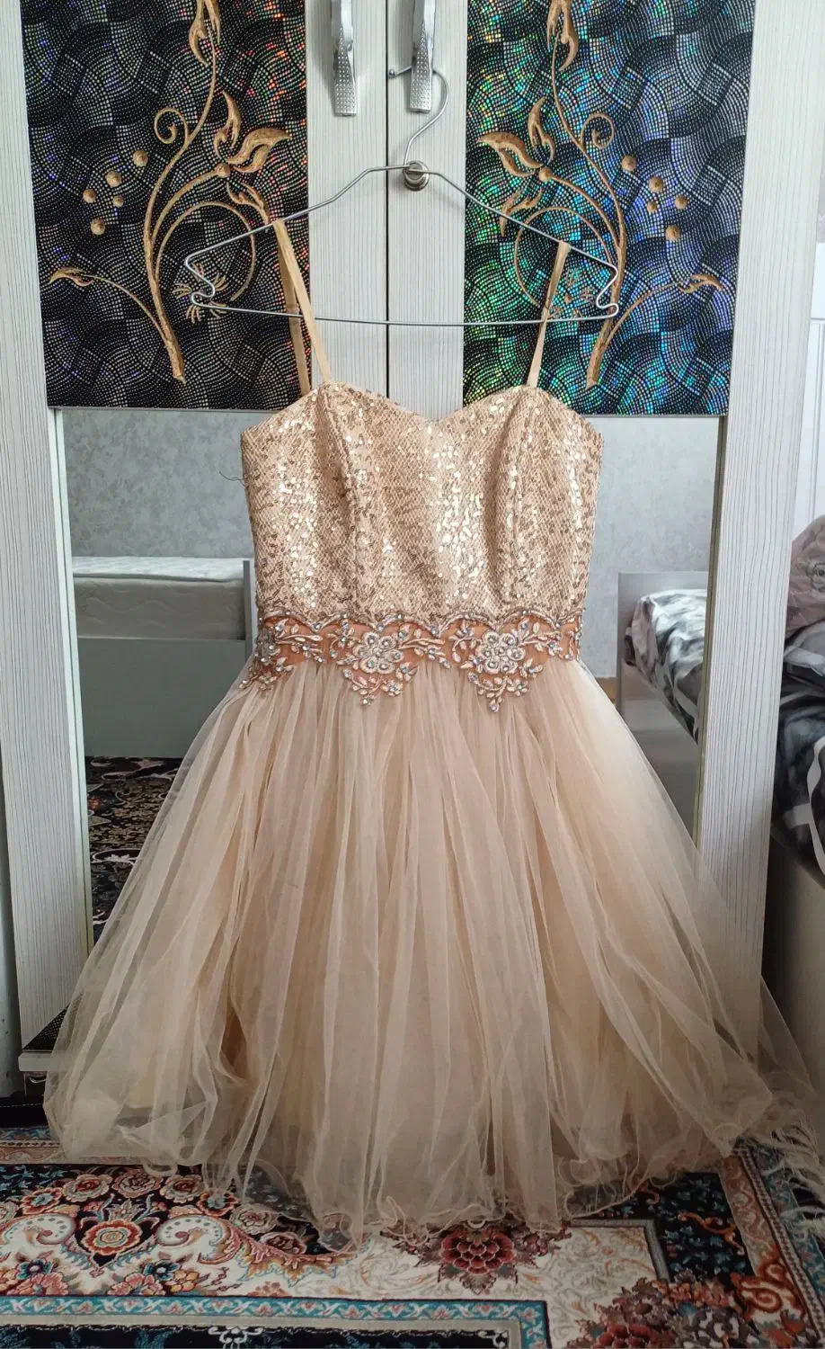 لباس مجلسی|لباس|خمین, |دیوار