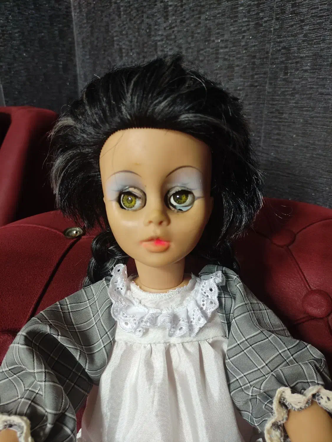 عروسک قدیمی نیاز به تعمیر|اسباببازی بچه|رشت, کوی غلام نیا|دیوار