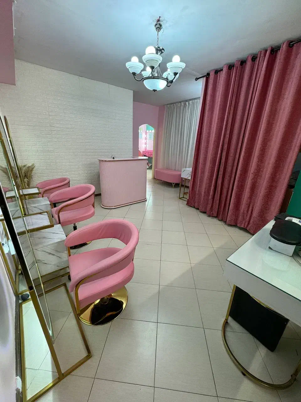 اجاره لاین درسالن زیبایی|خدمات آرایشگری و زیبایی|مشهد, آزادشهر|دیوار