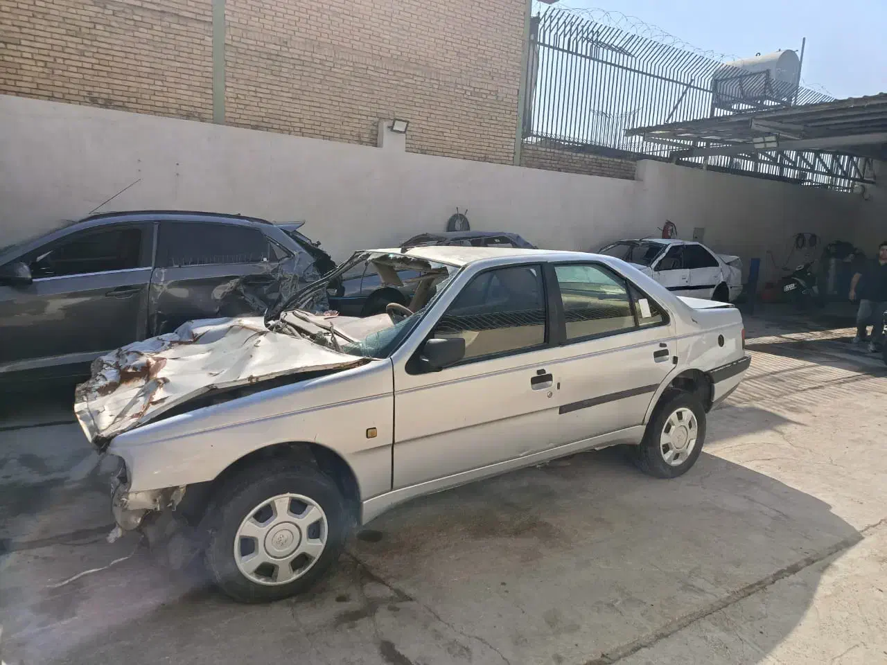 پژو 405 GLX - دوگانه سوز CNG، مدل ۱۳۹۶تصادفی|خودرو سواری و وانت|شیراز, شهرک امیر کبیر|دیوار