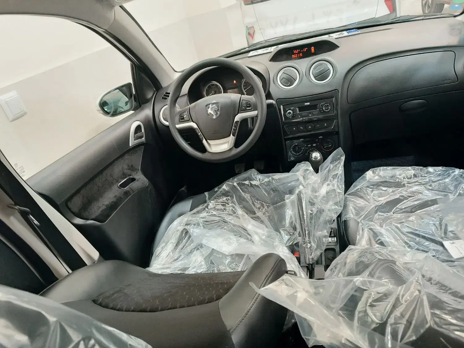 رانا پلاس TU5P سفید و مشکی صفر 1404|خودرو سواری و وانت|اصفهان, لیمجیر|دیوار