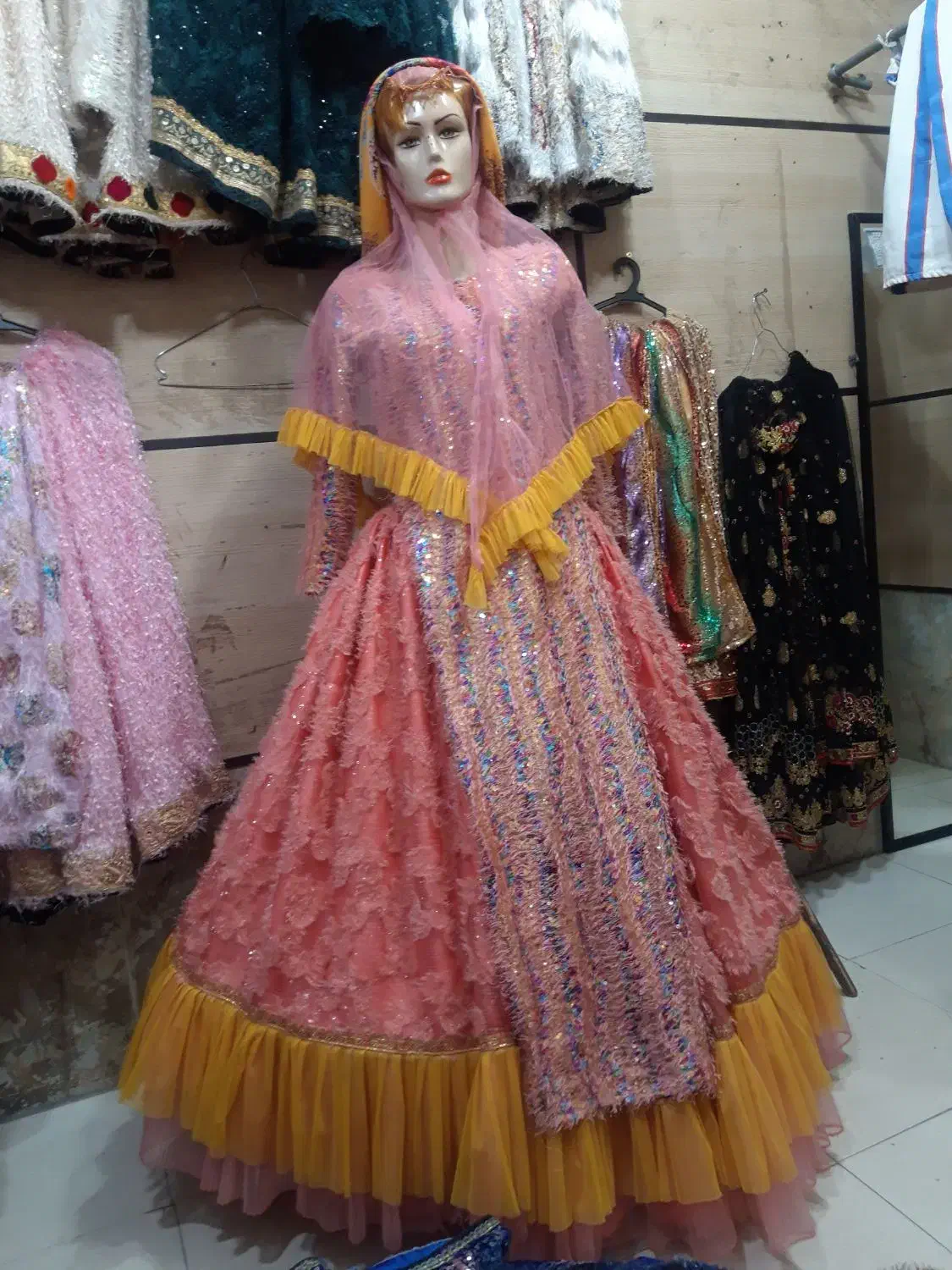 لباس محلی|لباس|شیراز, شهرک کوثر|دیوار