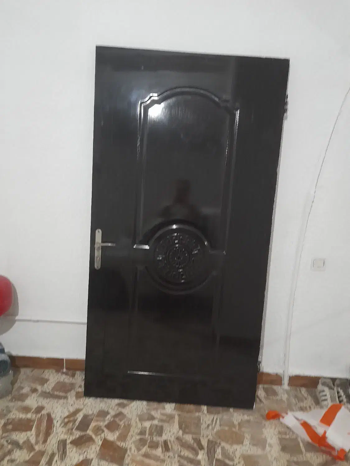 درب در حد نو بدون چهار چوب اندازه یک پنج در دو پنج|مصالح و تجهیزات ساختمان|لاهیجان, پردسر|دیوار