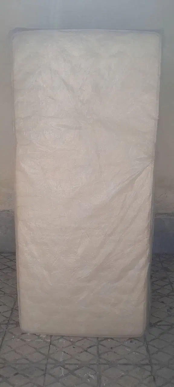 تخت وکمد کودک ونوجوان با تشک نو رویا|مبلمان اداری|خمین, |دیوار