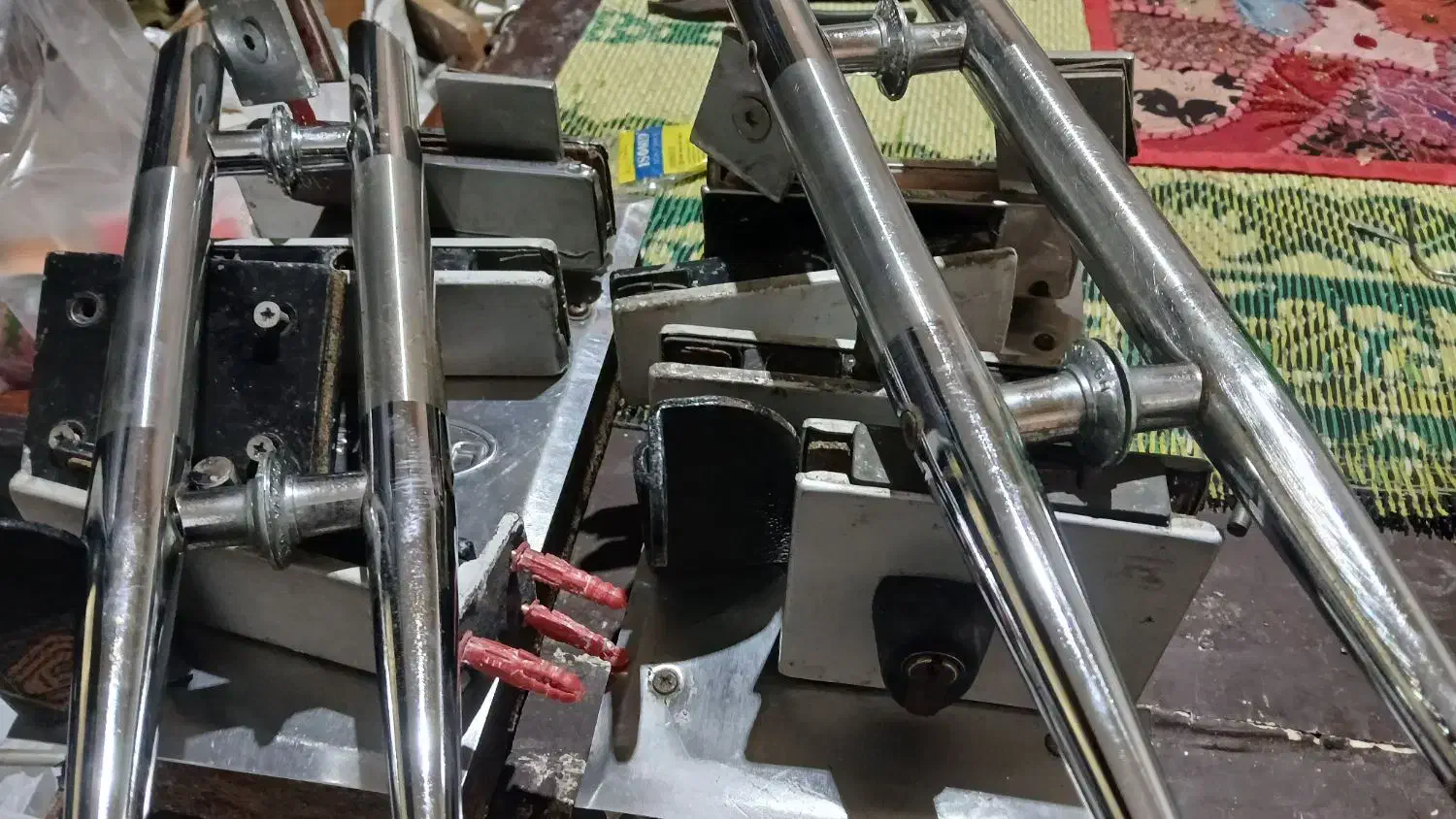 ۳عدد استپ شیشه سوکریت و۴عدد دسته ولولا|ابزارآلات|رشت, سلیمانداراب|دیوار