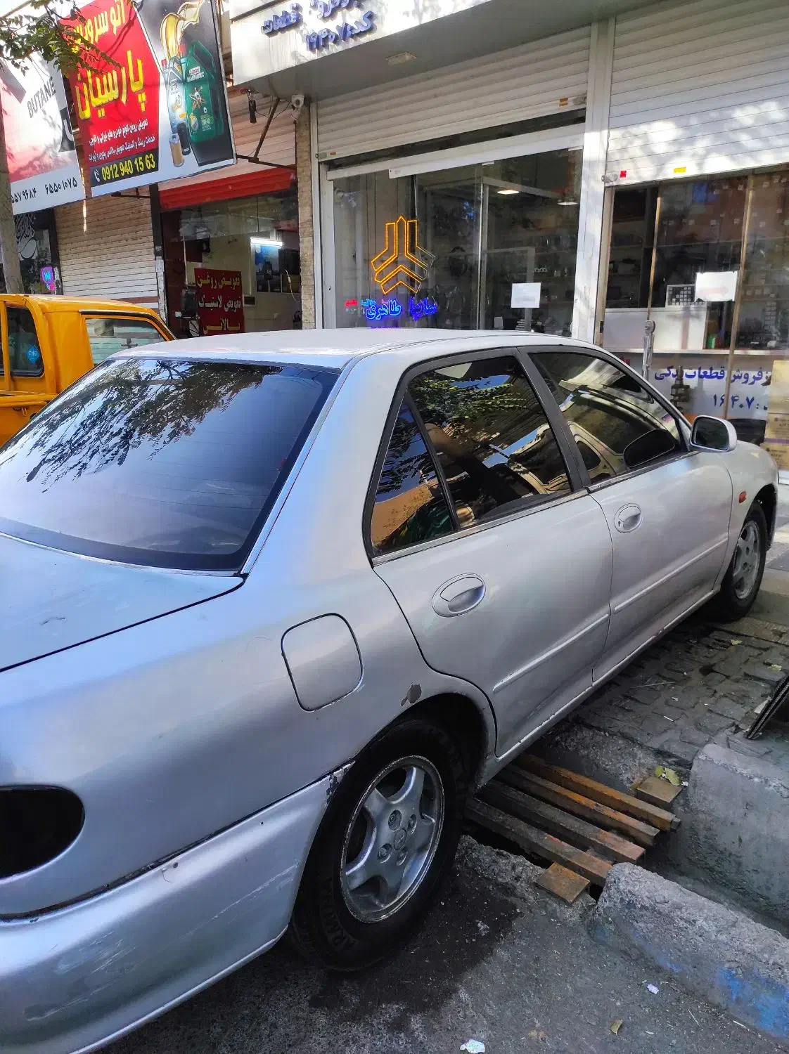 میتسوبیشی لنسر|خودرو سواری و وانت|اندیشه, اندیشه فاز ۱|دیوار