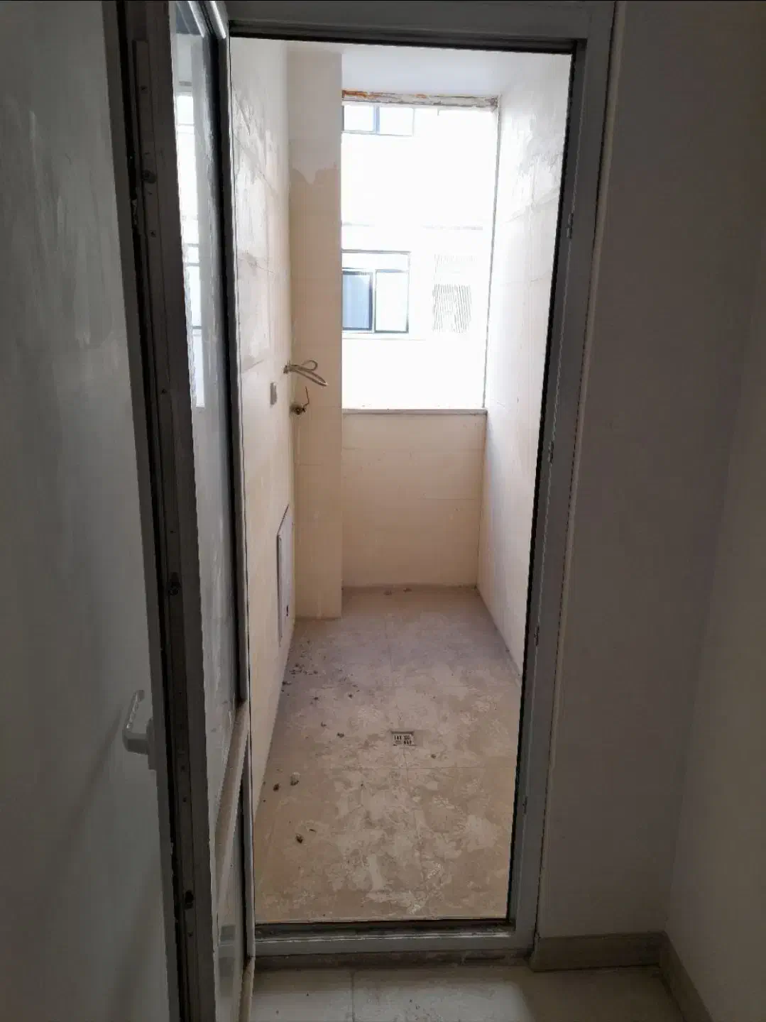 ۱۰۰ متر دو خوابه نوساز فول امکانات