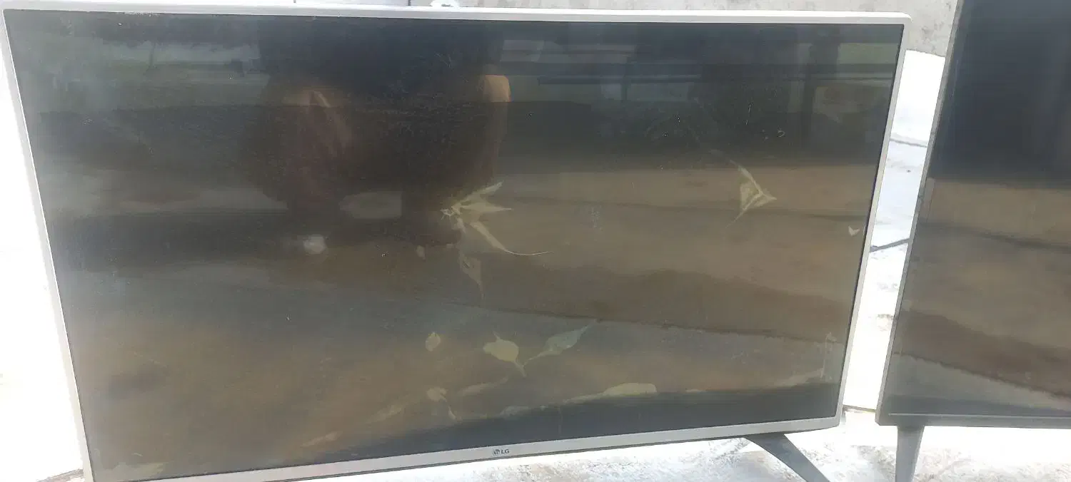 تلویزیون شکسته|تلویزیون و پروژکتور|اشتهارد, |دیوار