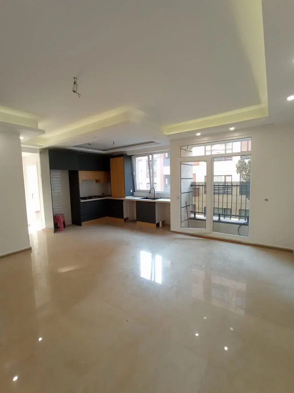 امیرآباد شمالی ۸۰ متر دو خواب نوساز کلید نخورده