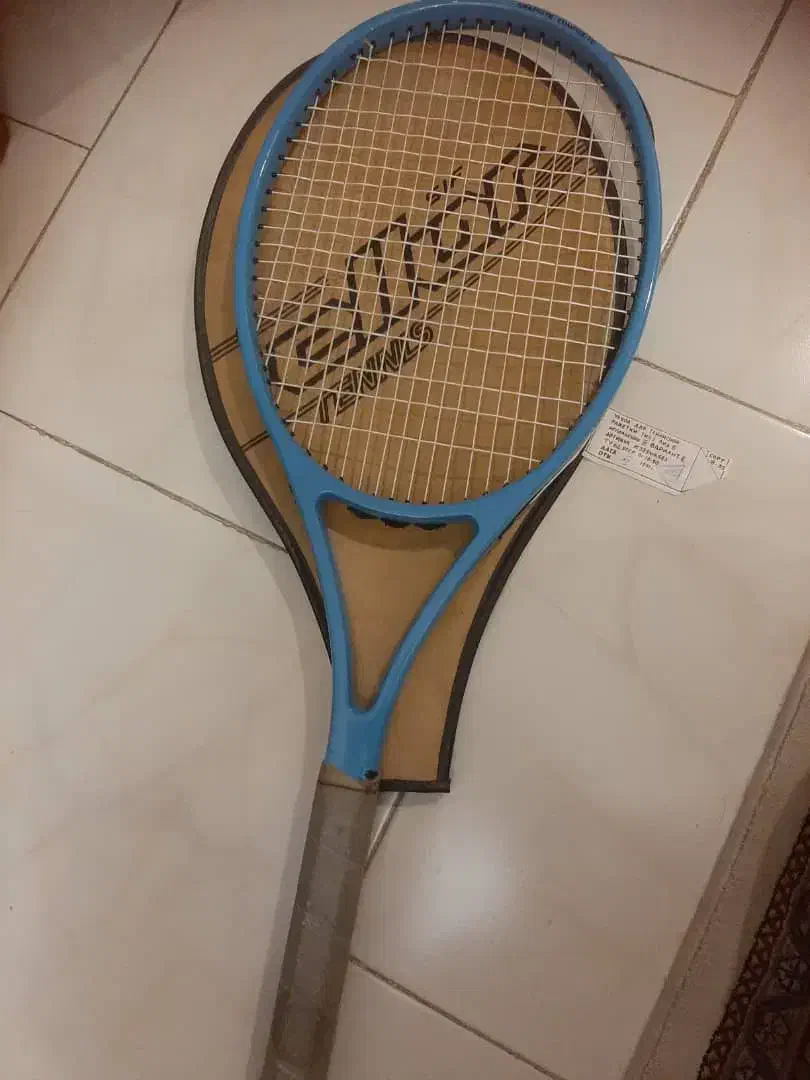 راکت تنیس Wilson Europa Pro سالم سبک و آماده بازی|ورزش‌های توپی|کرج, کوی مهر|دیوار