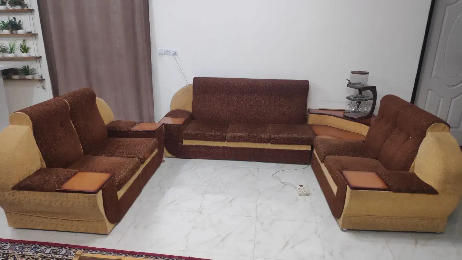 مبل ۷ نفره در کوهمره سرخی|مبلمان خانگی و میز عسلی|شیراز, شهرک امیر کبیر|دیوار