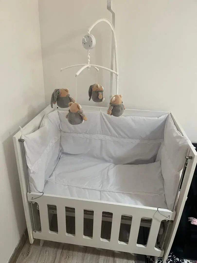 تخت کنار مادر مناسب تا ۳سالگی|تخت و صندلی بچه|چابکسر, |دیوار