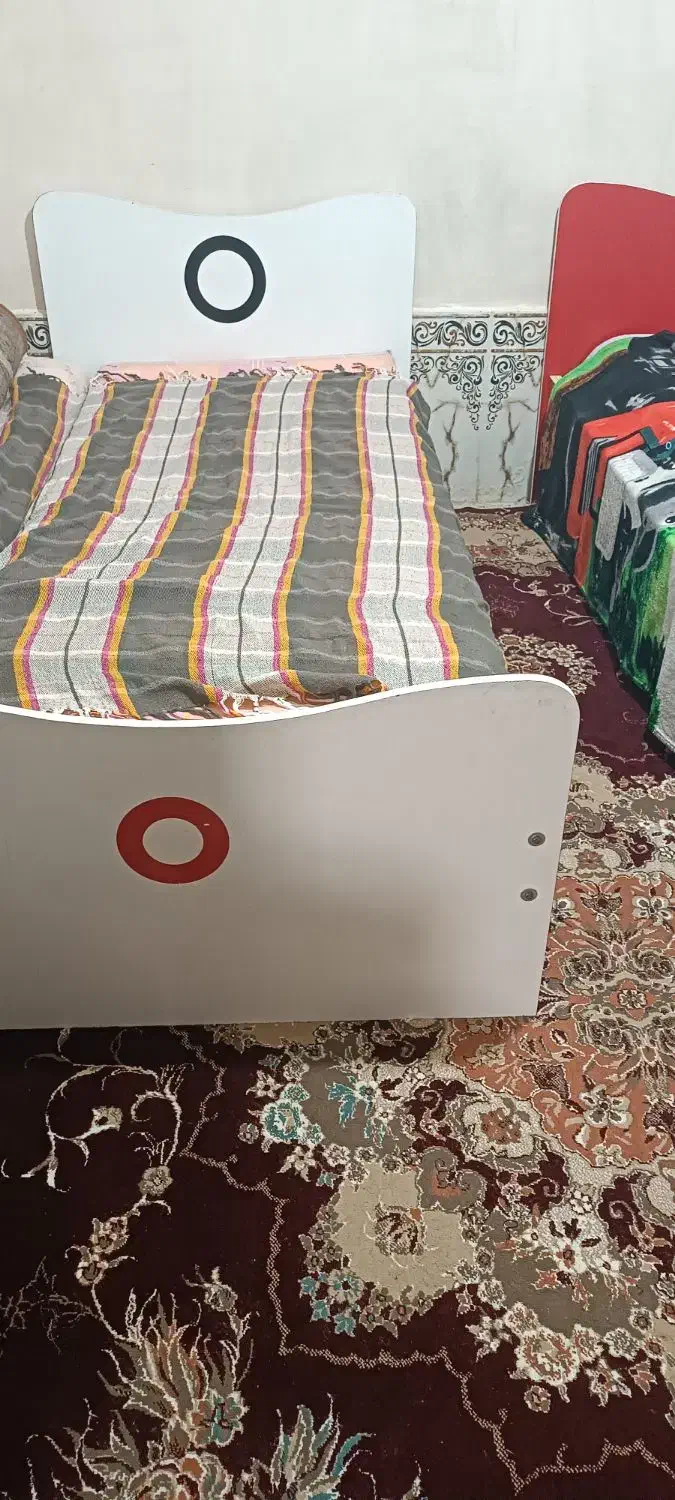 تخت و کمد|تخت و سرویس خواب|شهرضا, |دیوار