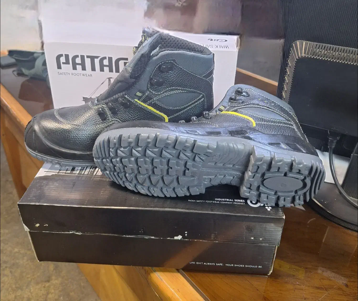 کفش ایمنی نو|کیف، کفش، کمربند|تهران, باغ فیض|دیوار