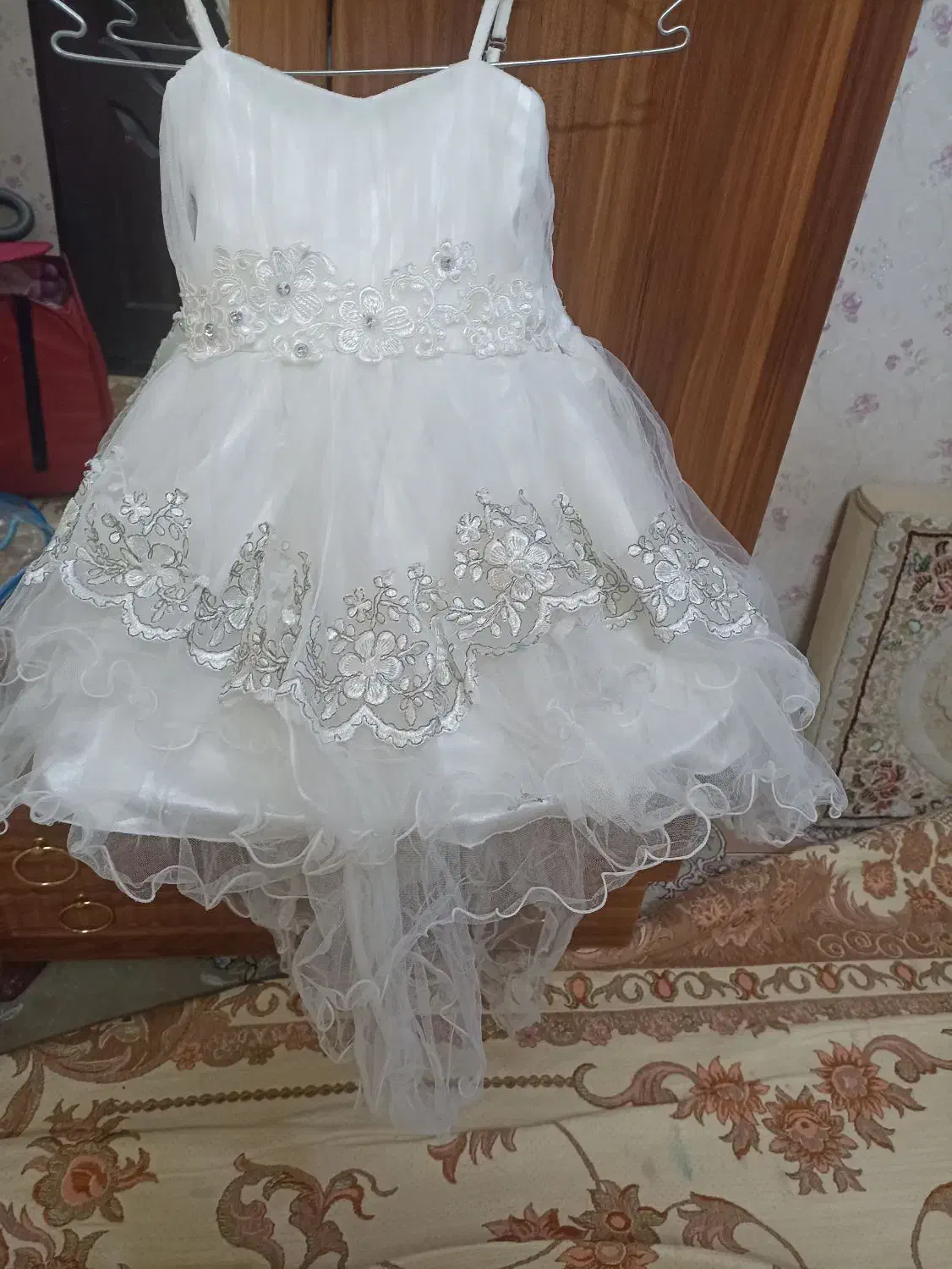 دو عدد لباس تور رنگی و سفید|کفش و لباس بچه|قم, سعادتی|دیوار