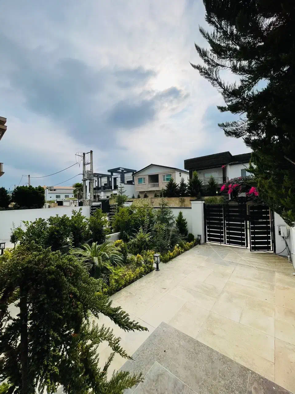 ویلامدرن۱۸۵زمین/۹۰بنا/۲خوابه/مجتمع۳۰واحدی باسند|فروش خانه و ویلا|رویان, |دیوار