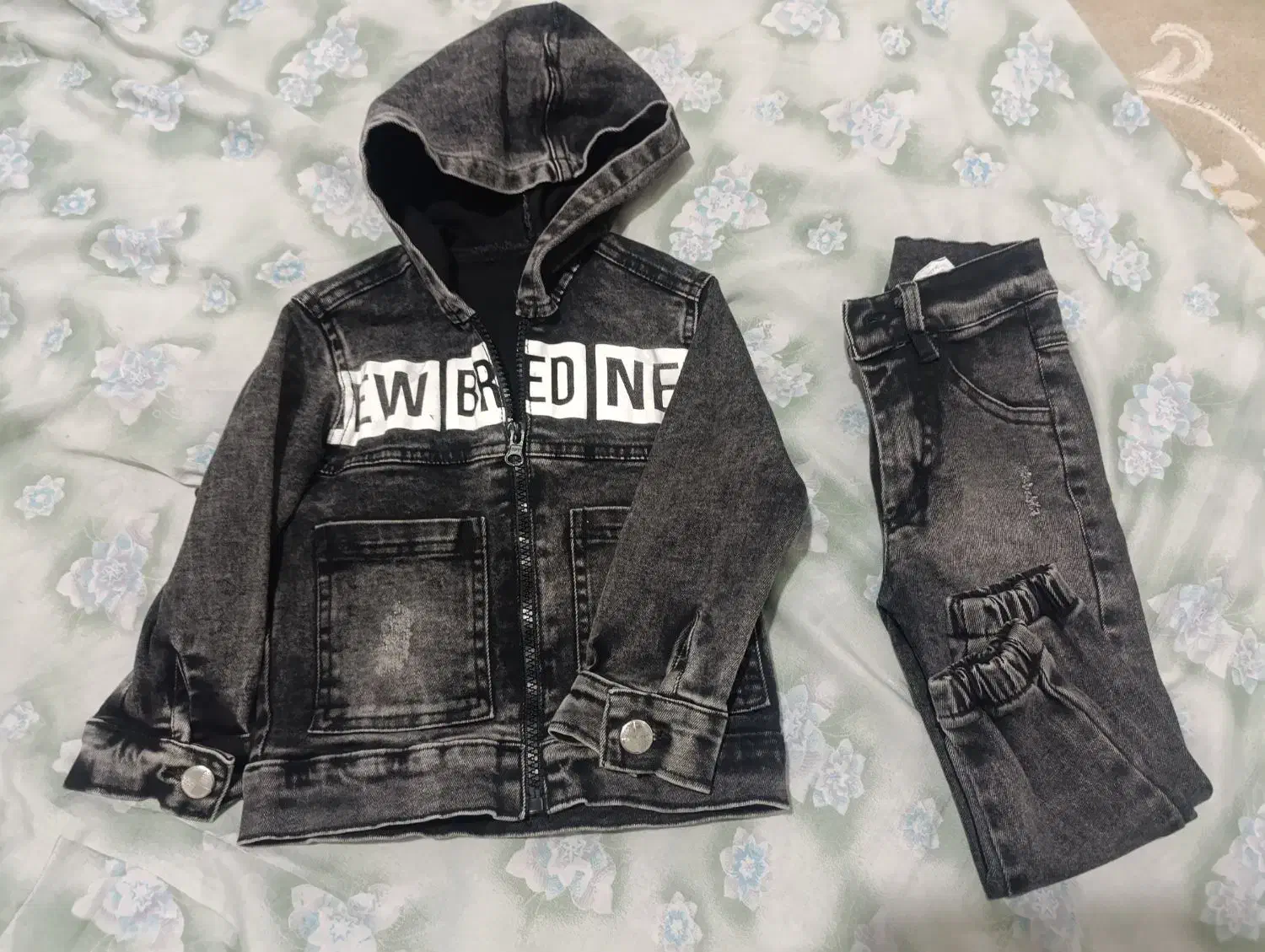 لباس بچه|کفش و لباس بچه|قم, شهر قائم|دیوار