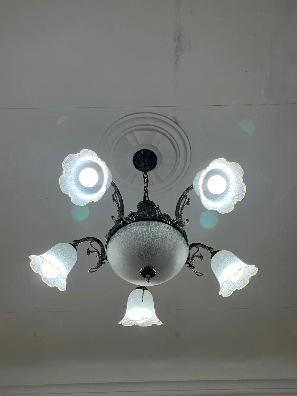 لوستر کلاسیک ۴ عدد|لوستر و چراغ آویز|آبادان, |دیوار