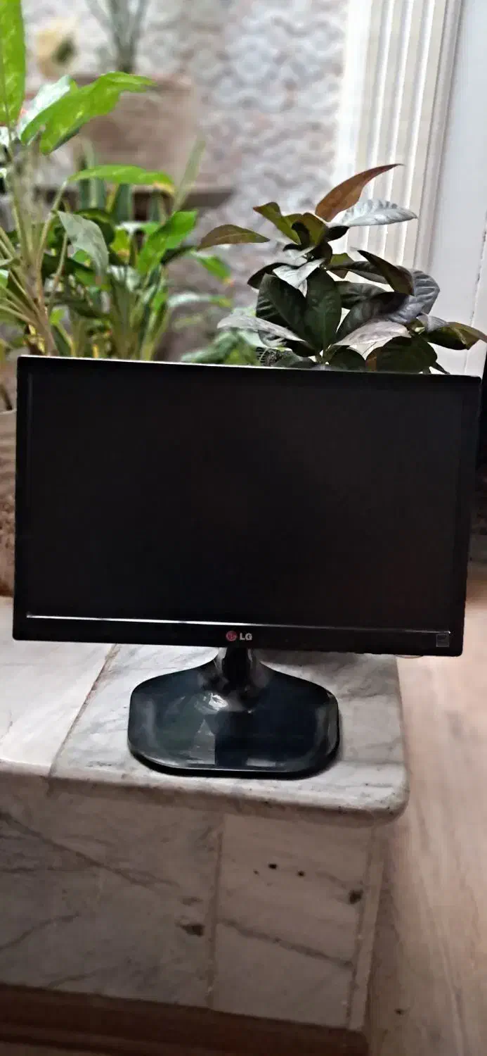 مانیتور LG 19|قطعات و لوازم جانبی رایانه|کرج, گلشهر|دیوار