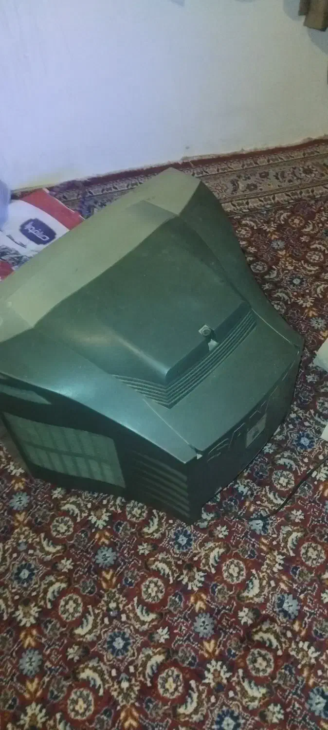 تلویزیون ۲۱سنام بهمراه کنترل|تلویزیون و پروژکتور|رشت, حومه رشت|دیوار