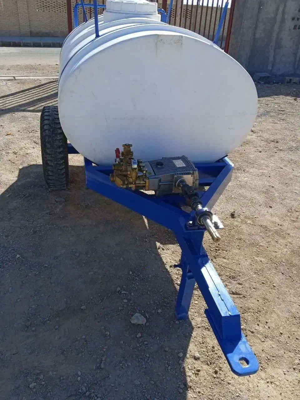 شاسی و مخزن سم پاش|ماشین‌آلات صنعتی|کرمان, |دیوار