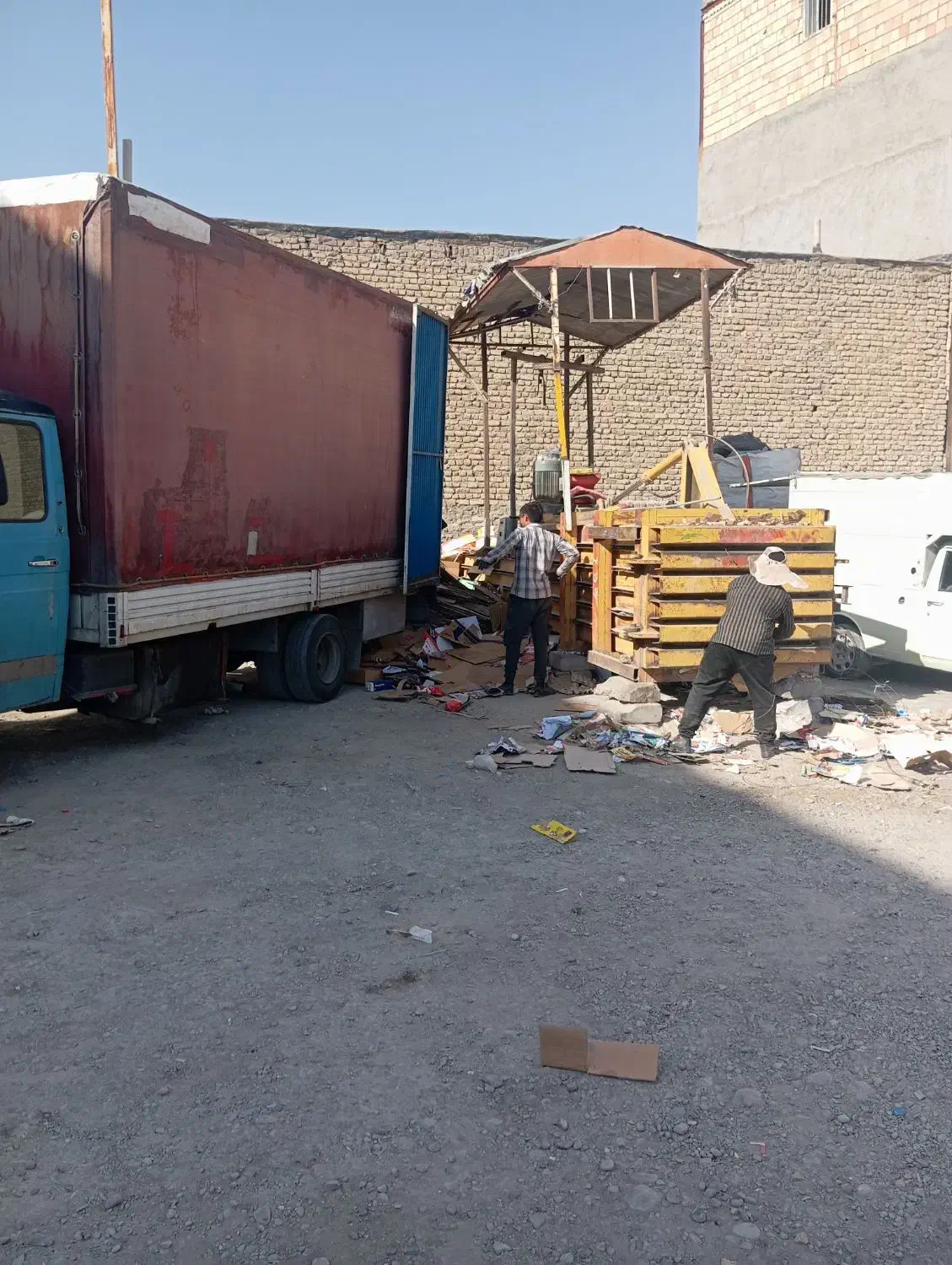 خرید انواع ضایعات کارتن کاغذ و...|خدمات پیشه و مهارت|مشهد, ایثارگران|دیوار