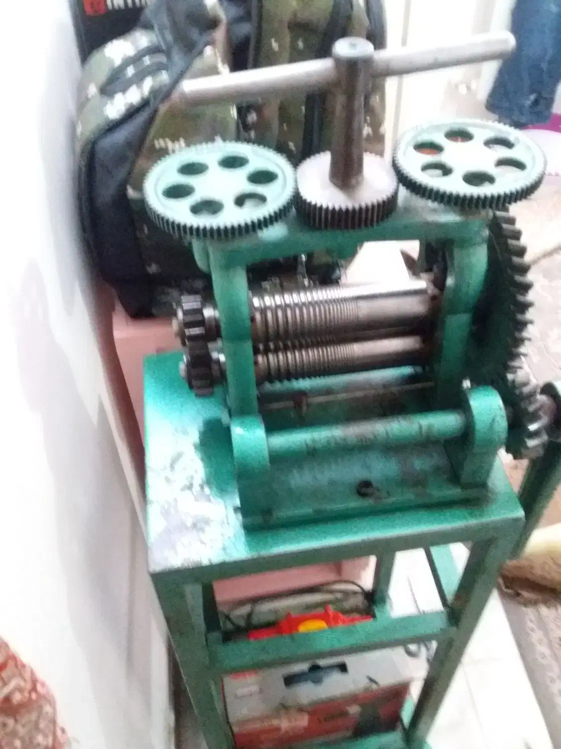 دستگاه نورد دستی طلاسازی ونقره توپی بزرگ سالم|جواهرات|رودسر, |دیوار