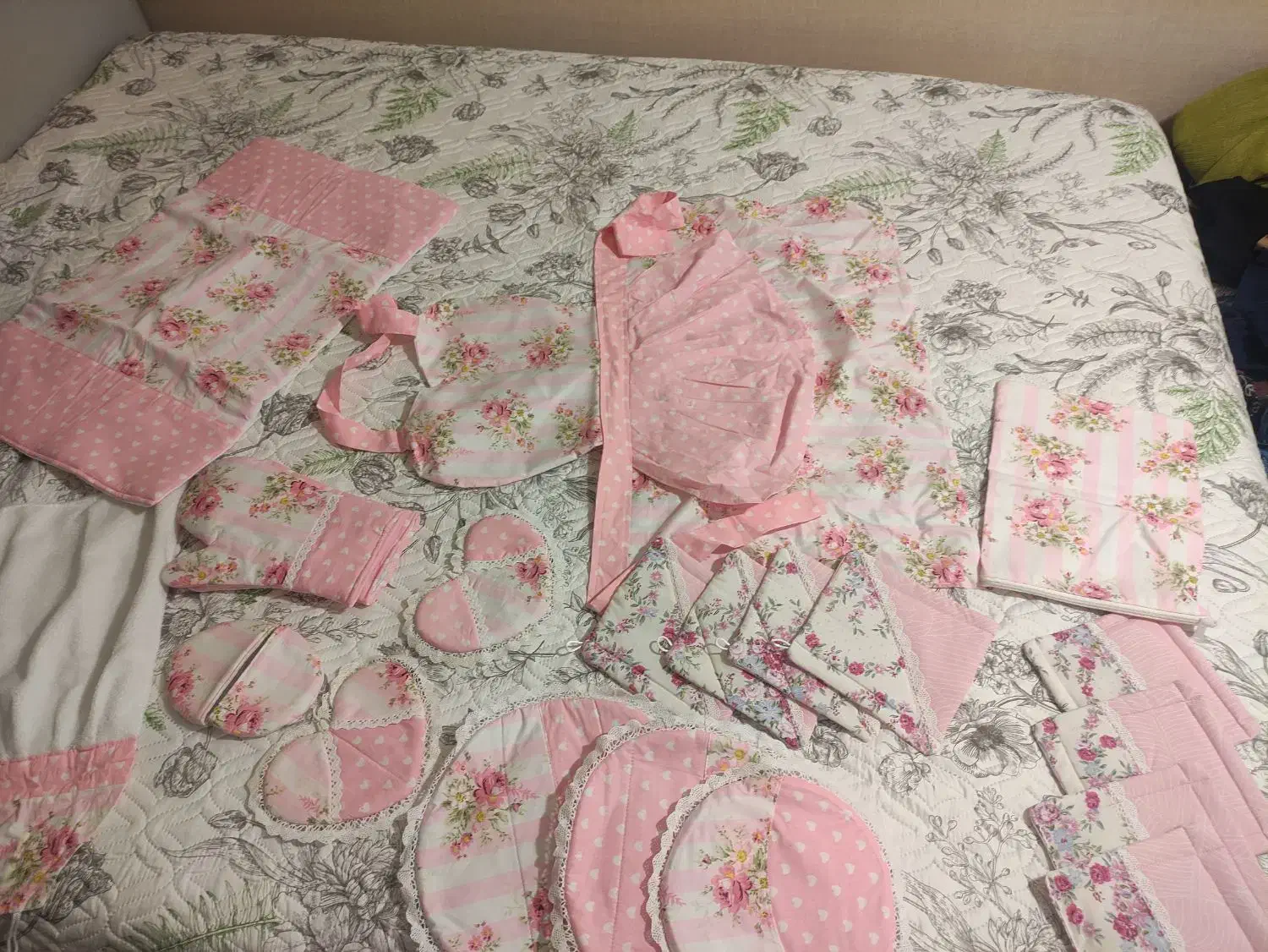 سرویس آشپزخانه عروس|سفره، حوله، دستمال آشپزخانه|اراک, |دیوار