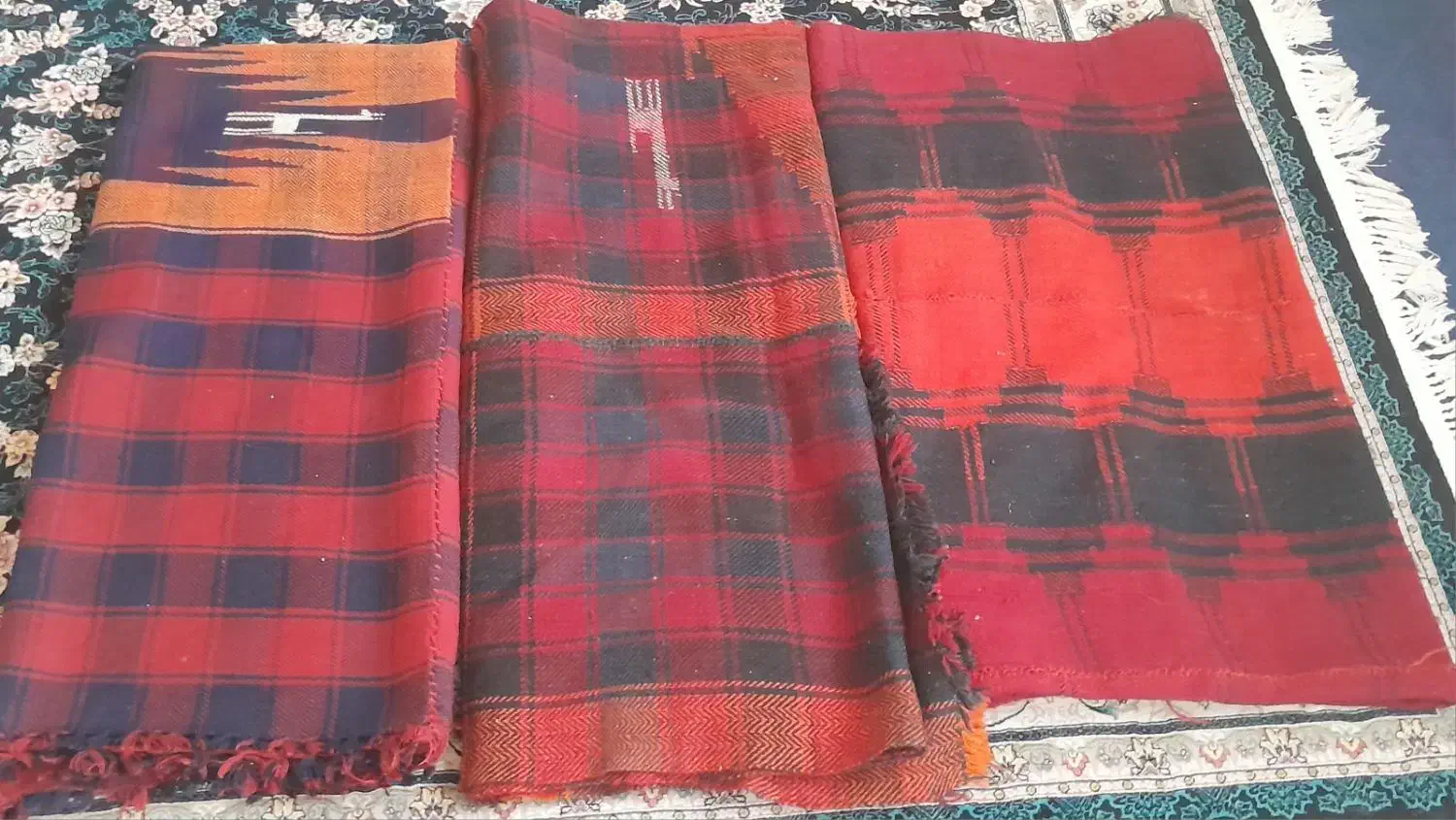 سه عددموج قدیمی|گلیم، جاجیم، گبه|کرمانشاه, |دیوار