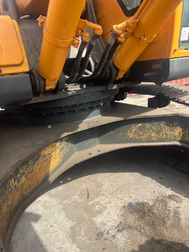 بیل 330Lc-9sهیوندا و ۳۴۰ هیوندا و۴۸۵ با ضمانت کار|خودرو سنگین|اصفهان, هزارجریب|دیوار