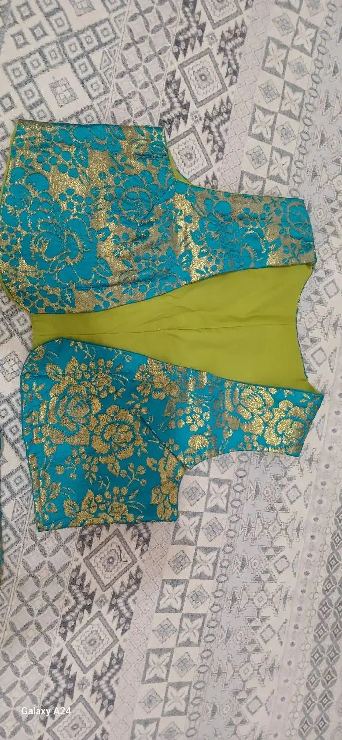 دو کوا ویک سیخمه|لباس|بوکان, |دیوار