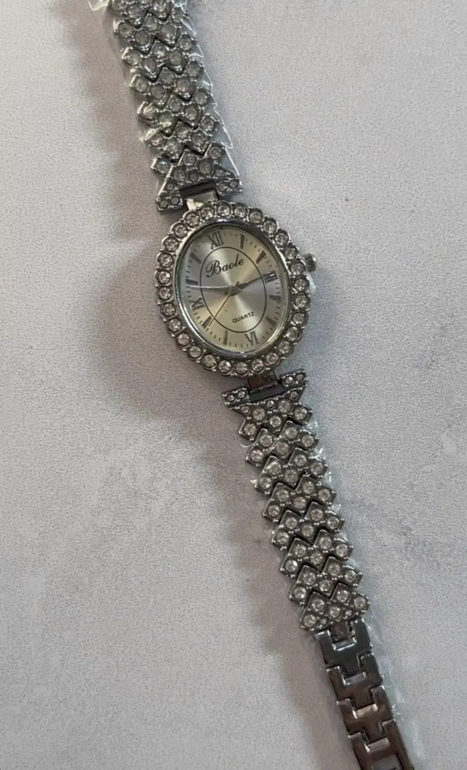 ساعت مچی هدیه روز زن|ساعت|قم, شاه سید علی|دیوار