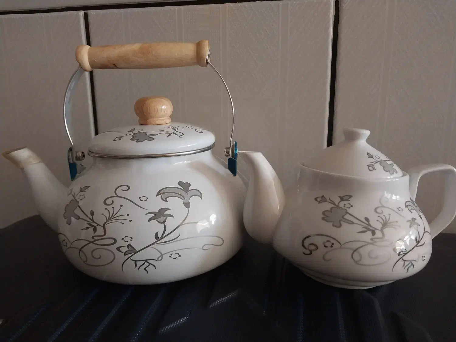 کتری و قوری|قوری، کتری، قهوهساز دستی|لنجان, |دیوار