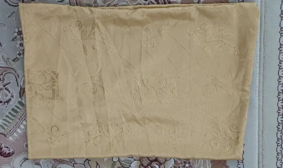 رو متکا|رختخواب، بالش، پتو|ایذه, |دیوار