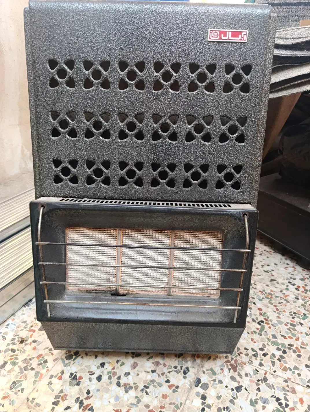 وسایل میزعسلی یک بخاری|بخاری، هیتر، شومینه|بندر ماهشهر, |دیوار