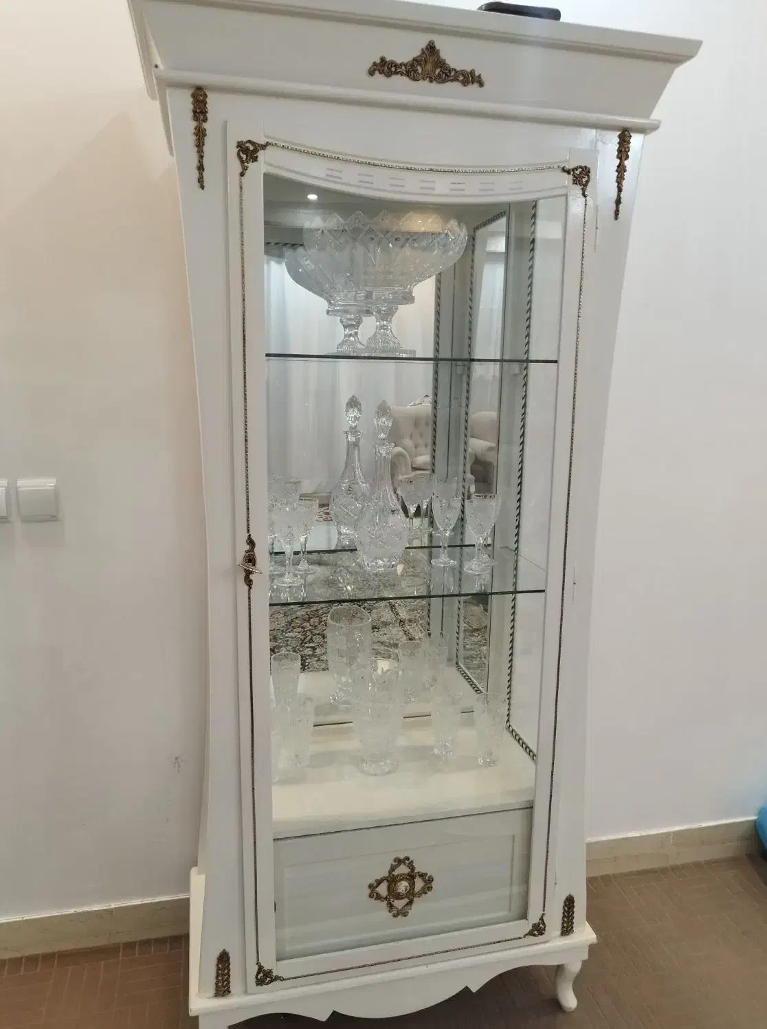 بوفه فرورشی|بوفه، ویترین، کنسول|مهربان, |دیوار