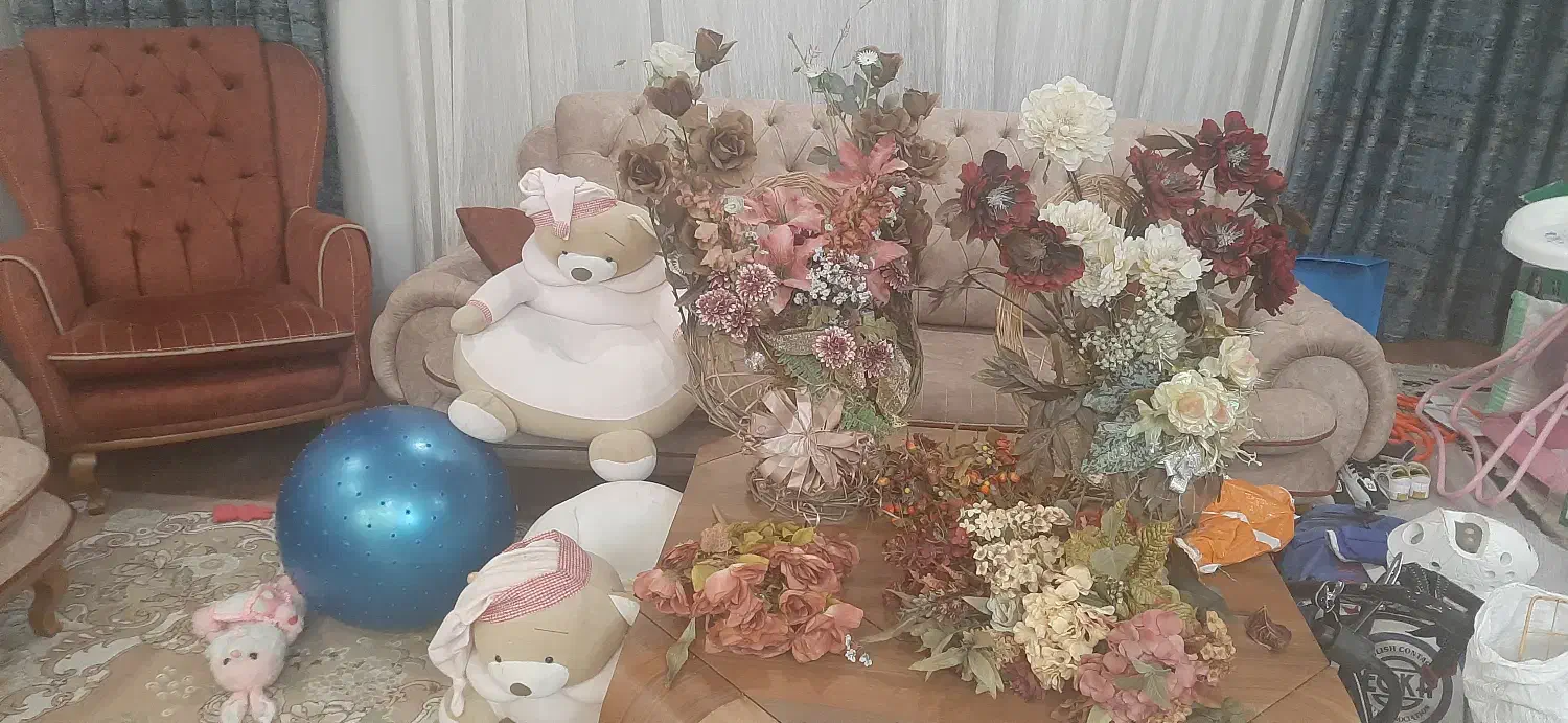 گل مصنوعی خارجی درجه یک حدود ۳۰۰ شاخه|گل مصنوعی|کرج, شهرک جهاننما|دیوار